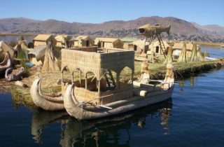 Isla de los uros hecha con Totora