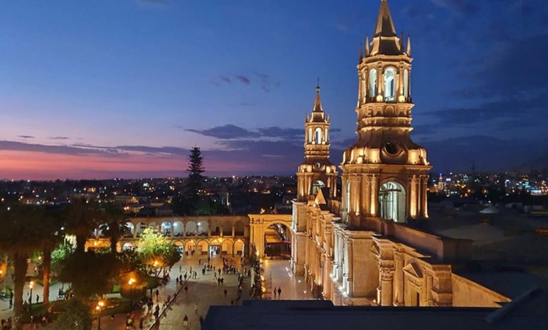 Plaza de Armas y Catedral de Arequipa