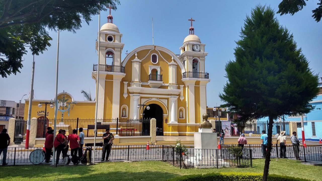 Catedral San Pedro en Lurin Lima