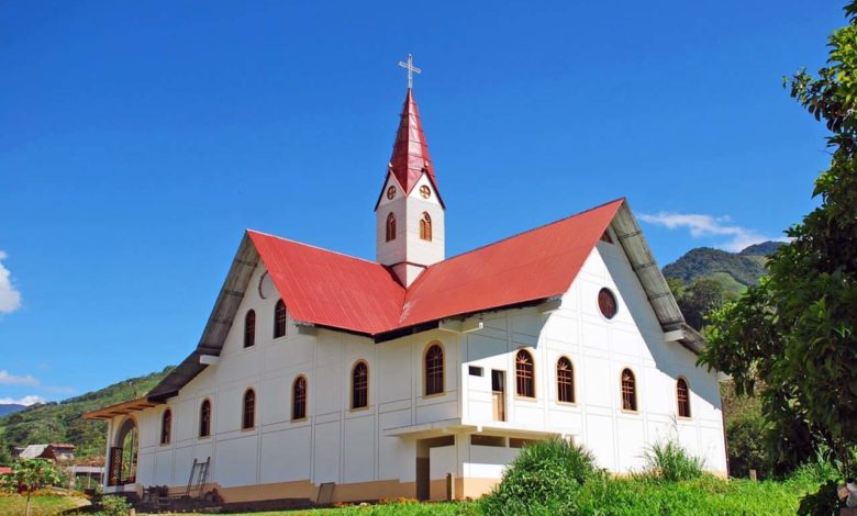 Iglesia en Pozuzo de Cerro de Pasco